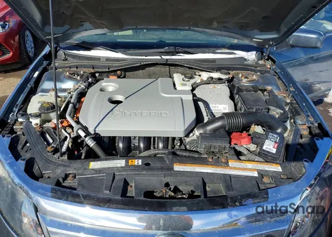 2011 Ford Fusion Hybrid z USA, uszkodzony, nr VIN 3FADP0L32BR264557